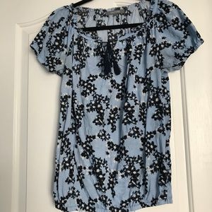 Daisy Fuentes Blue floral shirt
